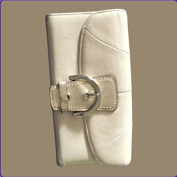 Elegant Coach Wallet~ Cream Wallet, Buckle Design~EUC - Picture 7 of 9